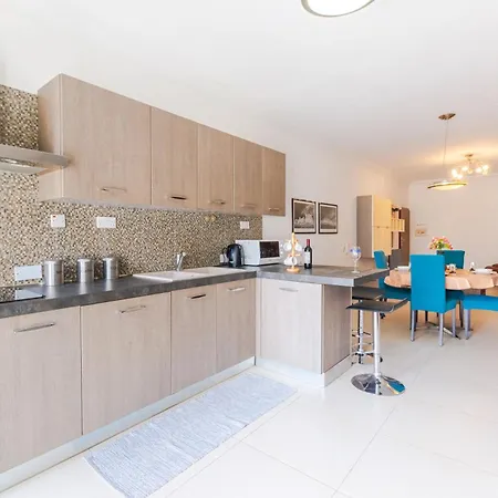 Balluta Bay Modern 2 Bedroom With Balcony *