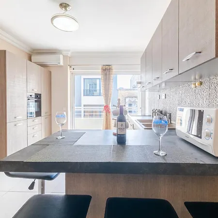 Balluta Bay Modern 2 Bedroom With Balcon * Слима
