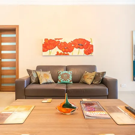 Balluta Bay Modern 2 Bedroom With Balcon *