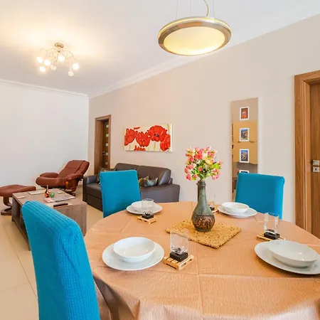Balluta Bay Modern 2 Bedroom With Balcony Sliema