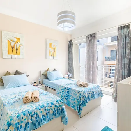 Balluta Bay Modern 2 Bedroom With Balcon Апартаменты *