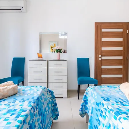 Balluta Bay Modern 2 Bedroom With Balcon