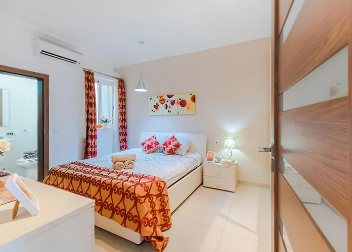 Balluta Bay Modern 2 Bedroom With Balcon Apartament *