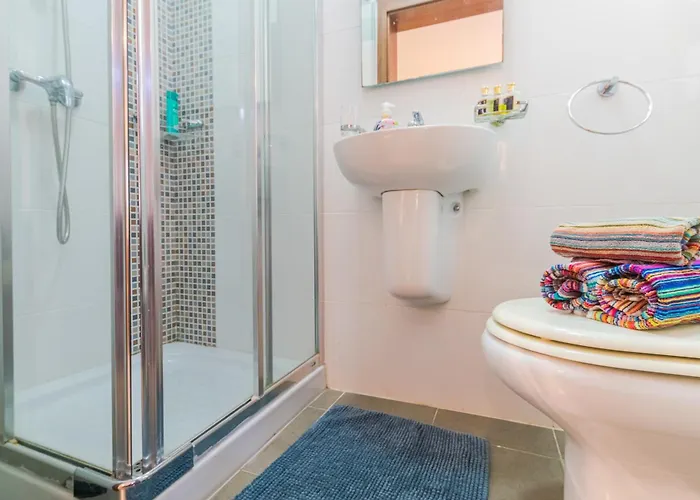 Balluta Bay Modern 2 Bedroom With Balcon Sliema