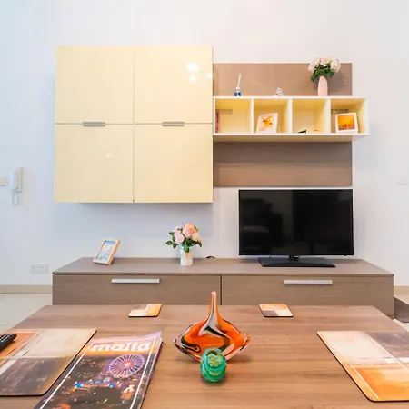 Daire Balluta Bay Modern 2 Bedroom With Balcon *