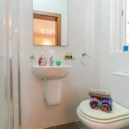 Balluta Bay Modern 2 Bedroom With Balcony 아파트 슬리에마