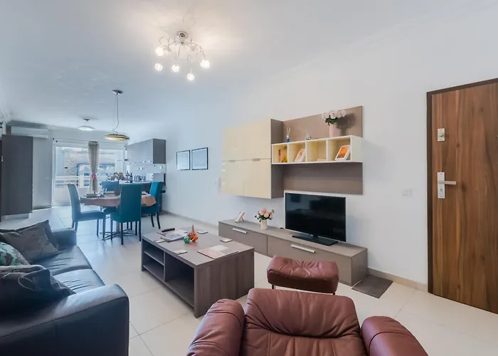 Apartment Balluta Bay Modern 2 Bedroom With Balcony Sliema