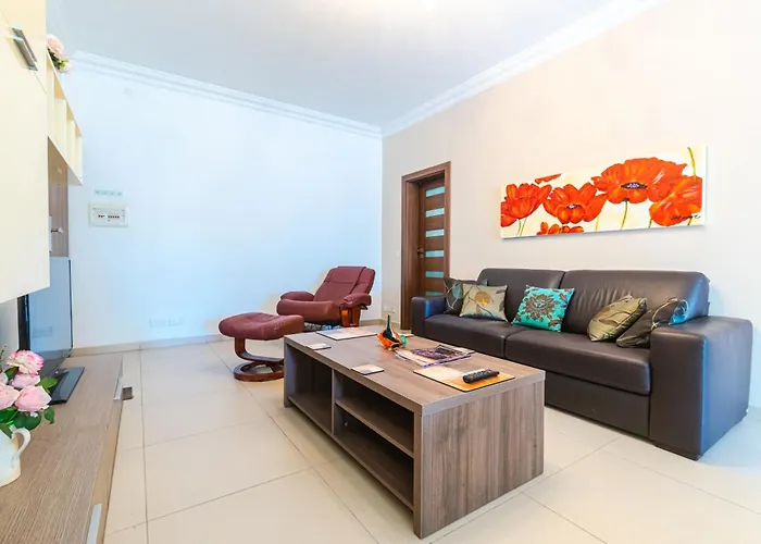 Balluta Bay Modern 2 Bedroom With Balcon Daire *