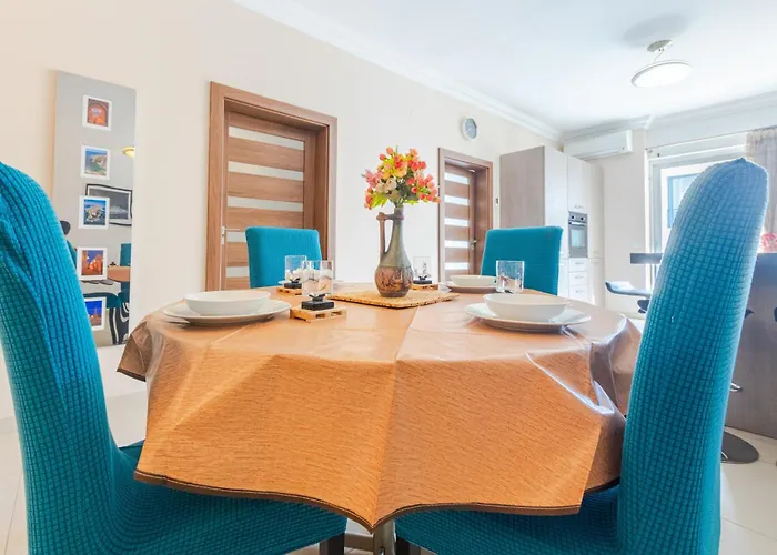 Balluta Bay Modern 2 Bedroom With Balcon Daire