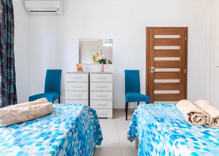 Balluta Bay Modern 2 Bedroom With Balcon