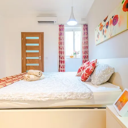 Balluta Bay Modern 2 Bedroom With Balcony