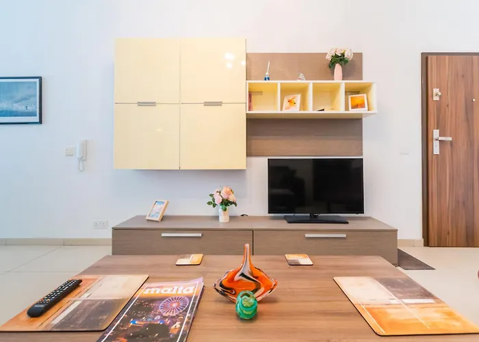 아파트 Balluta Bay Modern 2 Bedroom With Balcon *